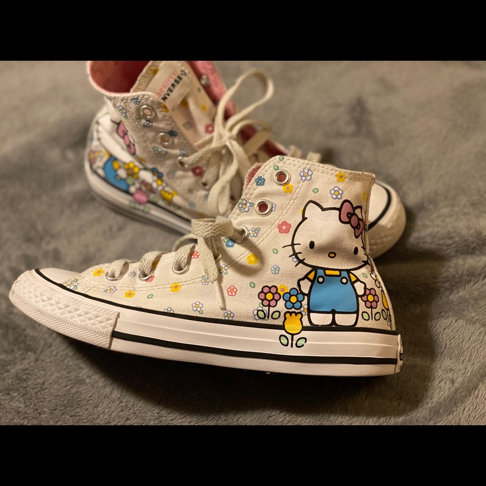 Girls Hello Kitty High Top Converse